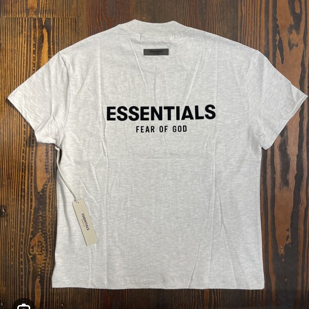 ✔️ FEAR OF GOD ESSENTIALS Men Tee T-Shirt. Small. Light Oatmeal. Brand New